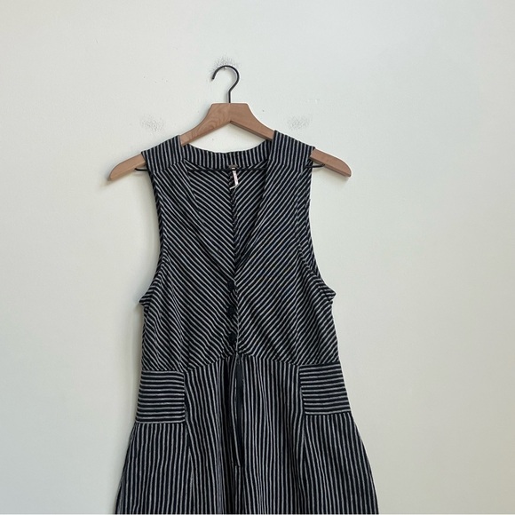 Free People Black Sleeveless Striped Liberty Jumpsuit 4 V-Neck Coastal  Beach - Picture 4 of 16